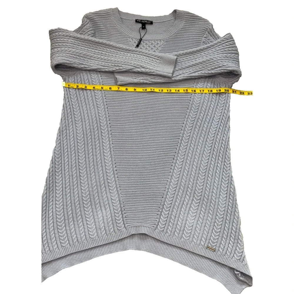 Cable Knit‎ Tunic Sweater by Picadilly Canada Size M Light Blue Asymmetrical NWT